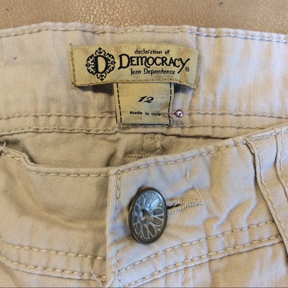 Democracy Capri Khaki Jean 12 - Picture 2 of 3